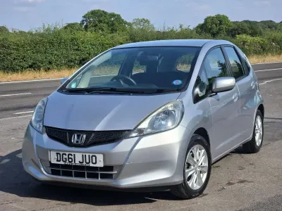 Used Honda Jazz ES 2011 Silver Hatchback