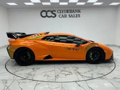 Used Lamborghini Huracán 640 HP (470 kW) 2023 Orange Coupe