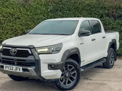 Used Toyota HiLux 204 HP (150 kW) 2022 White Pickup