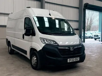 Used Vauxhall Movano 140 HP (102 kW) 2022 White