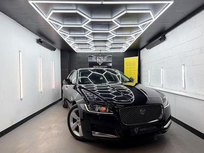 Second-hand Jaguar XF Portfolio 180 CP (132 kW) 2017 Negru Berlinǎ