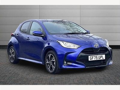 Used Toyota Yaris Hybrid Design 116 HP (85 kW) 2025 Blue Hatchback