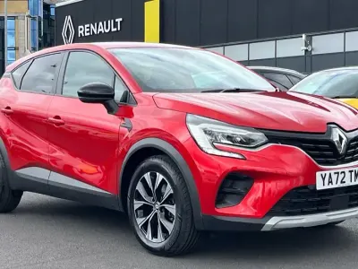 Usado Renault Captur Evolution 142 CV (104 kW) 2023 Rojo SUV