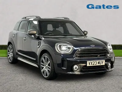 Begagnad Mini Cooper Comfort 2023 Blå Halvkombi
