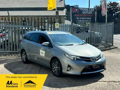 Used Toyota Auris Hybrid