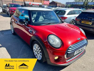 Used Mini Cooper Hatch 136 HP (100 kW) 2014 Red Hatchback