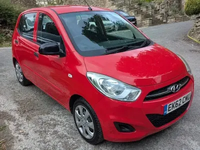 Used Hyundai i10 Classic 85 HP (62 kW) 2012 Red Hatchback
