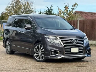 Usado Nissan Elgrand Premium Edition 2018 Gris Monovolumen