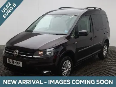 Usado VW Caddy Life 2018 Púrpura Monovolumen