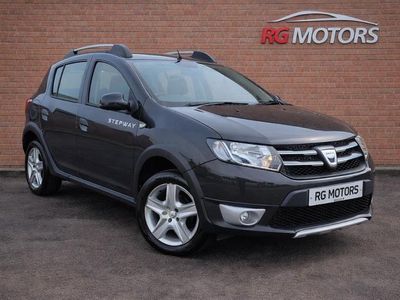 Used Dacia Sandero Lauréate 88 HP (64 kW) 2014 Black Hatchback