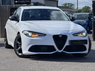 Used Alfa Romeo Giulia Edizione Speciale 180 HP (132 kW) 2017 White Sedan