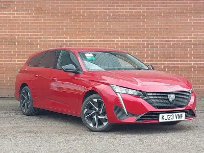 Used Peugeot 308 Allure Premium 131 HP (96 kW) 2023 Red Estate