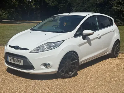Used Ford Fiesta Titanium 2011 White Hatchback