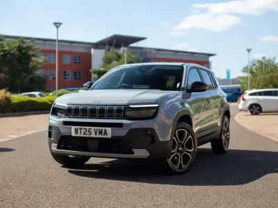 Used Jeep Avenger Summit 100 HP (73 kW) 2025 Grey SUV