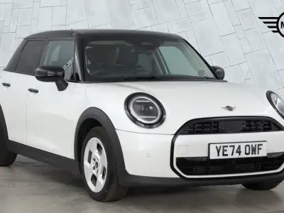 Used Mini Cooper Hatch 154 HP (113 kW) 2024 White Hatchback