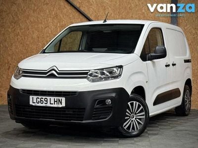 Used Citroën Berlingo 75 HP (55 kW) 2019 White MPV
