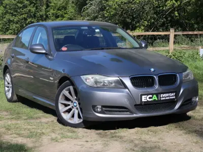 Begagnad BMW 318 Advantage 143 HK (105 kW) 2009 Grå Sedan
