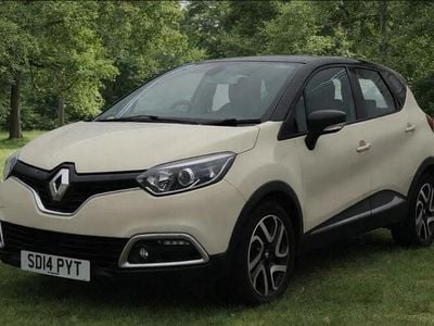 Used Renault Captur Dynamique 90 HP (66 kW) 2014 Cream/black SUV