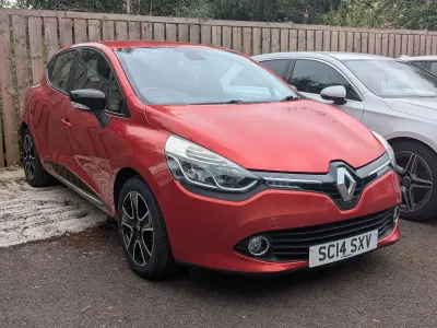 Used Renault Clio Dynamique 75 HP (55 kW) 2014 Red Hatchback
