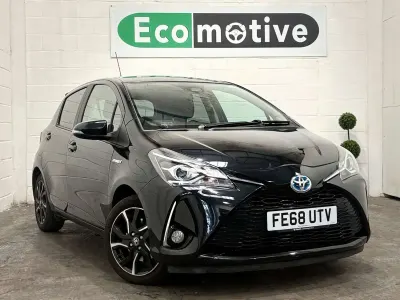 Used Toyota Yaris Design 100 HP (73 kW) 2018 Black Hatchback