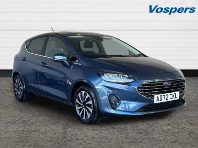 Begagnad Ford Fiesta Titanium 2023 Blå Halvkombi