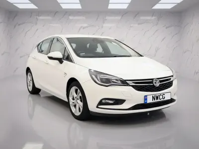 Second-hand Vauxhall Astra SRi 105 CP (77 kW) 2017 Alb Hatchback