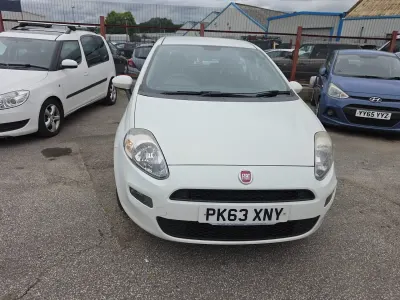 Used Fiat Punto Pop 69 HP (50 kW) 2013 White Hatchback