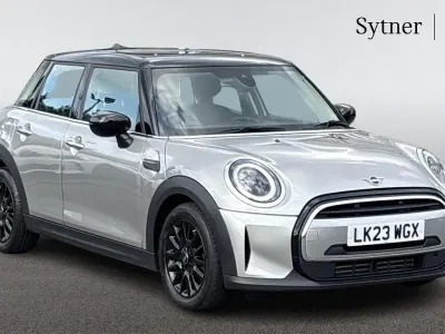 Używany Mini Cooper Classic 134 KM (98 kW) 2023 Srebrny Hatchback
