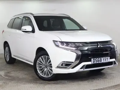 Used Mitsubishi Outlander P-HEV 2018 White Estate