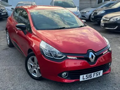 Used Renault Clio Dynamique 90 HP (66 kW) 2016 Red Hatchback