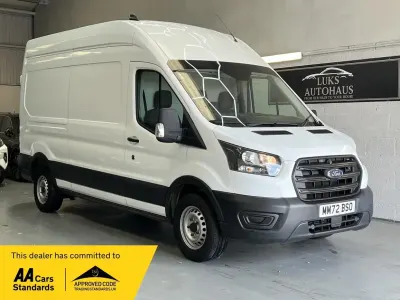 Usado Ford Transit 130 HP (95 kW) 2022 Branco Van