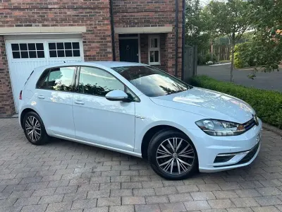 Used VW Golf VII SE 130 HP (95 kW) 2018 Silver Hatchback