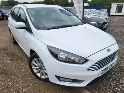 Usado Ford Focus Titanium 120 CV (88 kW) 2016 Blanco Familiar