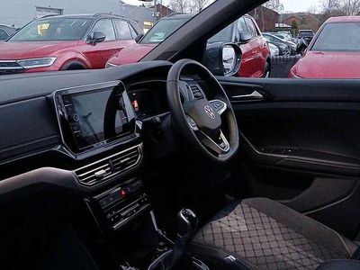 Usado VW T-Cross R-line 115 HP (84 kW) 2025 Cinzento SUV