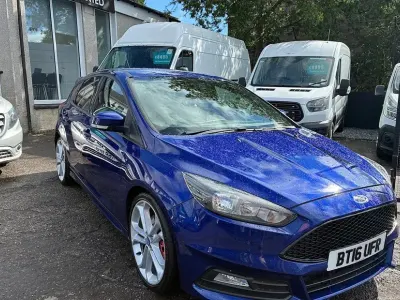 Used Ford Focus ST 185 HP (136 kW) 2016 Blue Hatchback