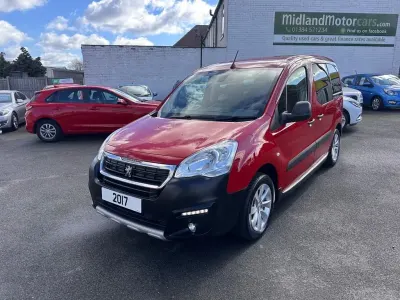 Used Peugeot Partner Tepee Outdoor 110 HP (80 kW) 2017 Red MPV
