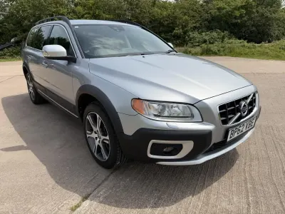 Used Volvo XC70 SE Lux 300 HP (220 kW) 2025 Silver SUV