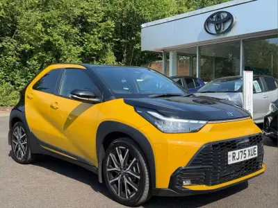 Usado Toyota Aygo X Sport 116 CV (85 kW) 2026 Amarillo SUV