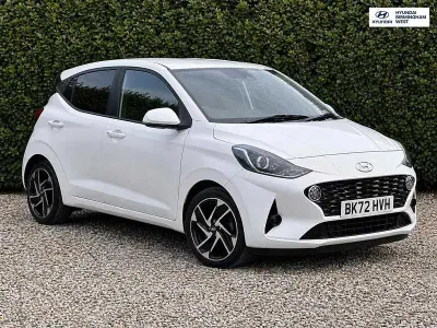 Used Hyundai i10 Premium 84 HP (61 kW) 2022 White Hatchback