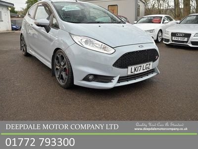 Used Ford Fiesta ST200 200 HP (147 kW) 2017 Grey Hatchback