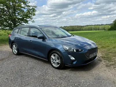 Used Ford Focus Zetec 125 HP (91 kW) 2020 Blue Estate