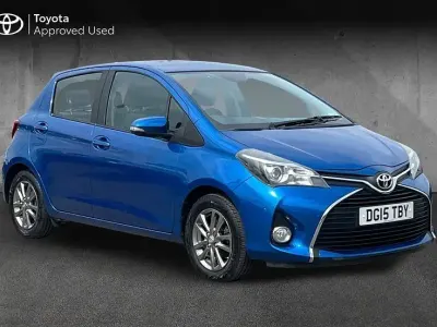 Used Toyota Yaris 98 HP (72 kW) 2015 Island blue Hatchback