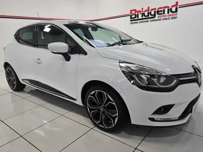 Used Renault Clio Iconic 2019 White Hatchback