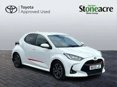 Used Toyota Yaris Design 116 HP (85 kW) 2022 White Hatchback