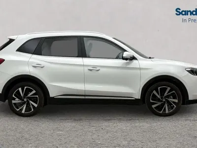 Used MG ZS Trophy 2024 Solid  arctic white SUV