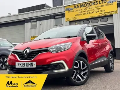 Second-hand Renault Captur Iconic 90 CP (66 kW) 2019 Roșu SUV
