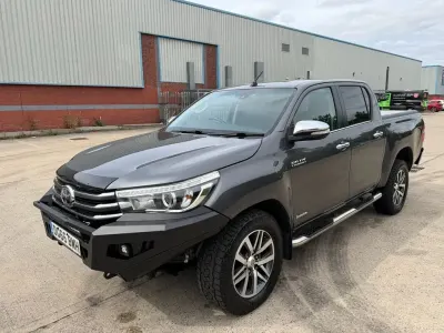 Used Toyota HiLux 150 HP (110 kW) 2016 Grey Pickup
