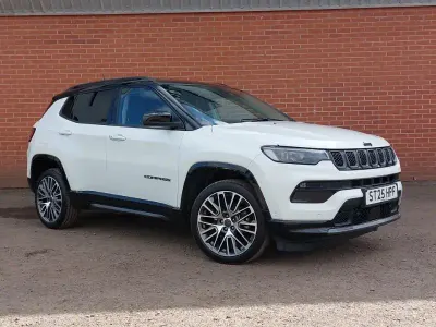 Begagnad Jeep Compass Summit 130 HK (95 kW) 2025 Vit SUV