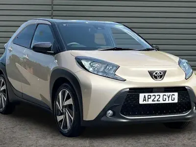 Used Toyota Aygo X 72 HP (52 kW) 2022 Beige SUV