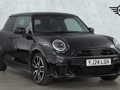 Używany Mini Cooper Hatch 154 KM (113 kW) 2024 Czarny Hatchback